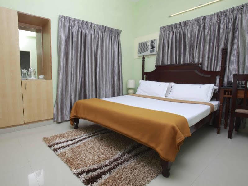 צ'נאי Hotel Crescent Inn מראה חיצוני תמונה