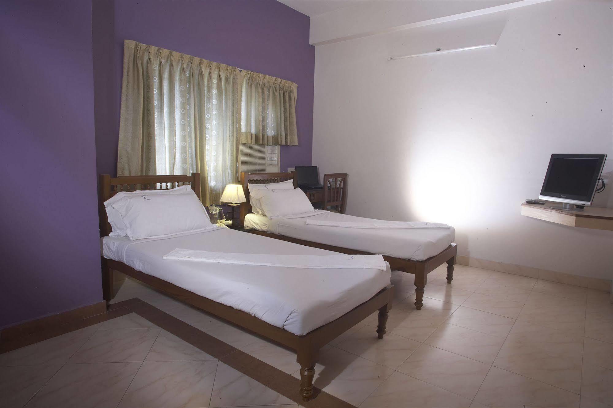 צ'נאי Hotel Crescent Inn מראה חיצוני תמונה