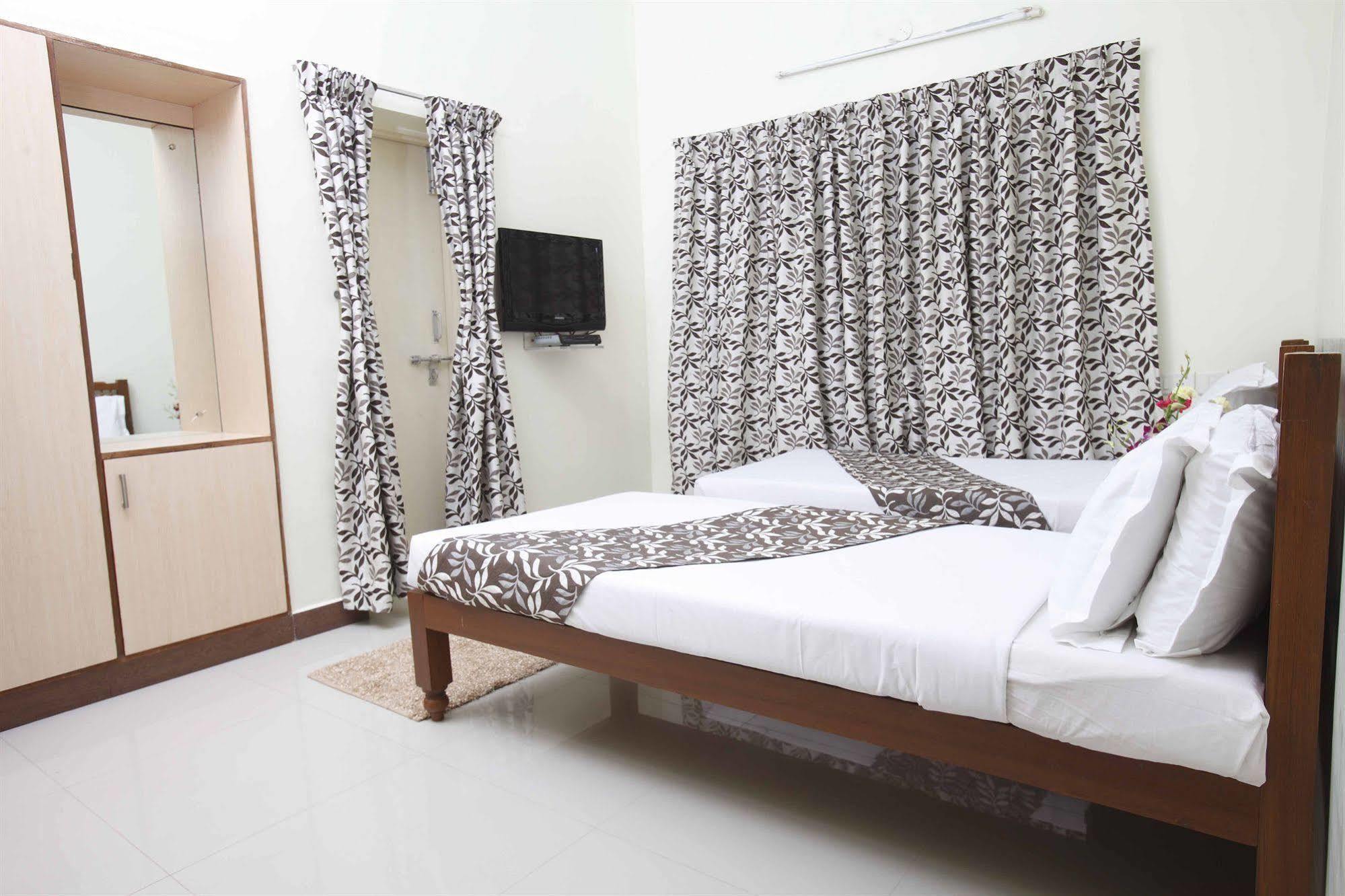 צ'נאי Hotel Crescent Inn מראה חיצוני תמונה